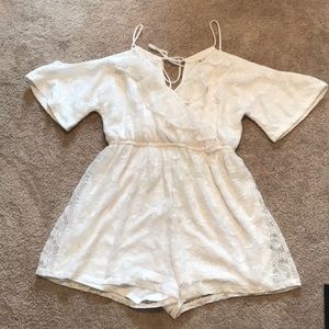 White lace romper size S